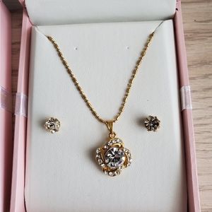 Rose necklace and earrings set